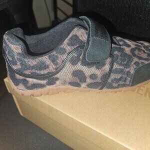 Agility Leopard  size 9.0